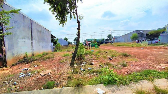 Hình ảnh Đất chính chủ 450m2(15x30) MT đường 16m Sát KCN, thổ cư 100%,SHR 1ty3