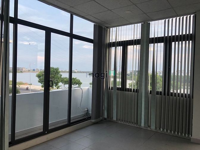 Hình ảnh Cho thuê biệt thự view sông 5PN đường Anh Thơ