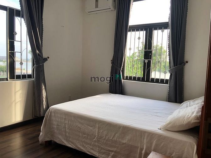 Hình ảnh Cho thuê biệt thự view sông 5PN đường Anh Thơ