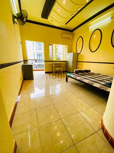 Hình ảnh CHDV full nội thất máy lạnh và sân ban công rộng