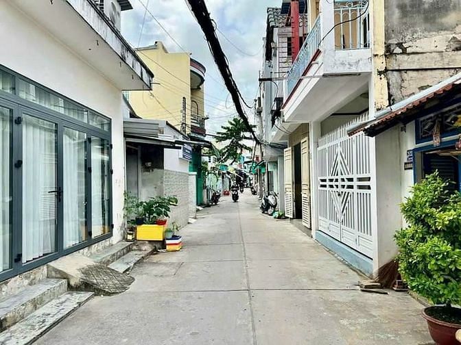 Hình ảnh Bán nền trục chính hẻm 75 trần phú giá 2 tỷ 1