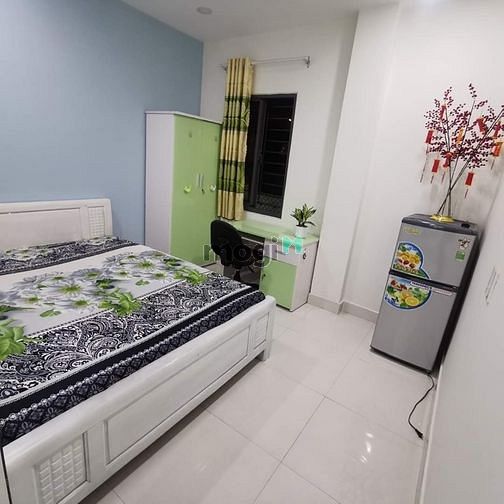 Hình ảnh Phòng Bancol Hẻm Lớn Xe Hơi Yên Tĩnh Đầy Nắng Gió