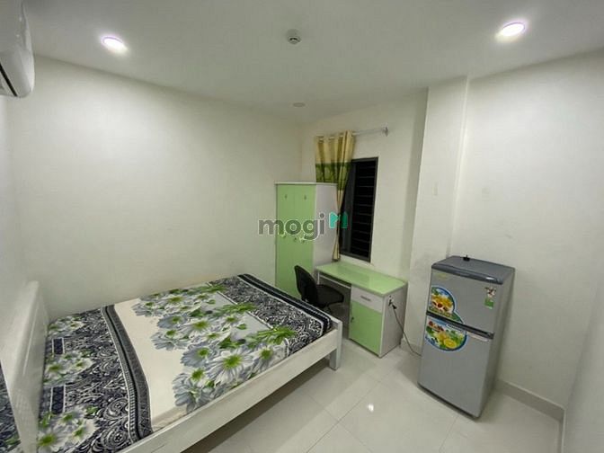 Hình ảnh Phòng Bancol Hẻm Lớn Xe Hơi Yên Tĩnh Đầy Nắng Gió