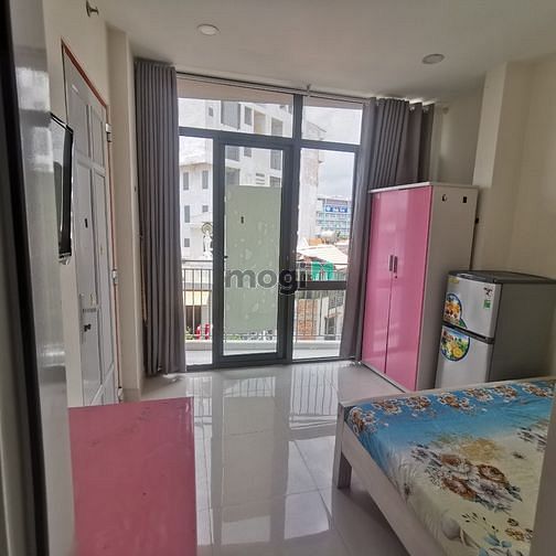 Hình ảnh Phòng Bancol Hẻm Lớn Xe Hơi Yên Tĩnh Đầy Nắng Gió