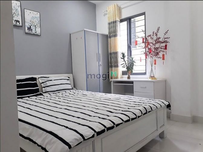 Hình ảnh Phòng Bancol Hẻm Lớn Xe Hơi Yên Tĩnh Đầy Nắng Gió