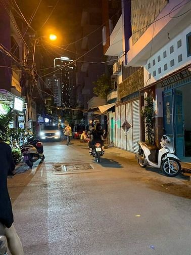 Hình ảnh Cho thuê nguyên căn 2 tầng ngay chợ Bà Chiểu, sát Bách Hoá Xanh.