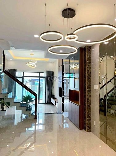 Hình ảnh Nhà mới xây phong cách hiện đại dt 300m2 dg nguyễn duy trinh q2