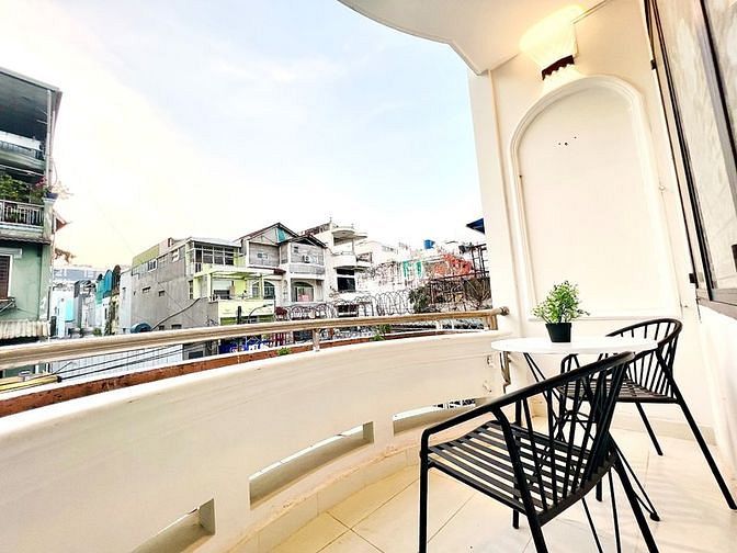 Hình ảnh CHDV Duplex có ban công siêu xinh, full nội thất, ngay cầu vượt HHT