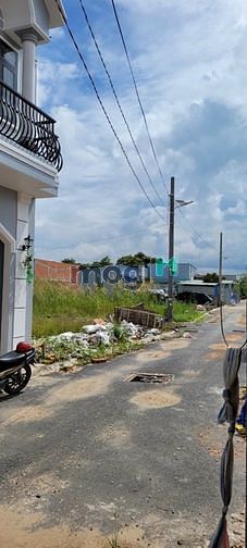 Hình ảnh Đất sạch sổ đỏ DT 54m2 hẻm xe hơi bưng ông thoàng phú hữu giá 2tỷ 340