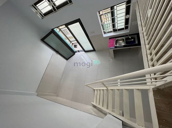Hình ảnh Ban công duplex ngay sát ngã tư bốn xã.
