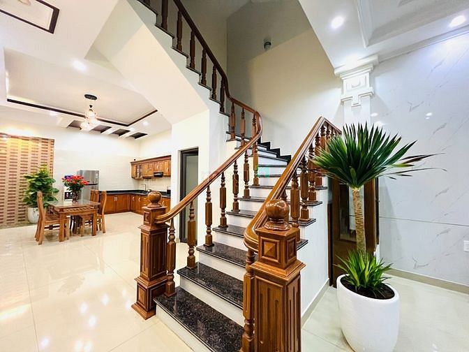 Hình ảnh Cho thuê nhà Văn Cao full nội thất 5-7 phòng ngủ