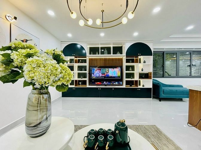 Hình ảnh Bán Siêu Phẩm Mới , Có Thang Máy CN 70.5 M2 Hẻm 6 M Khu Dân Trí