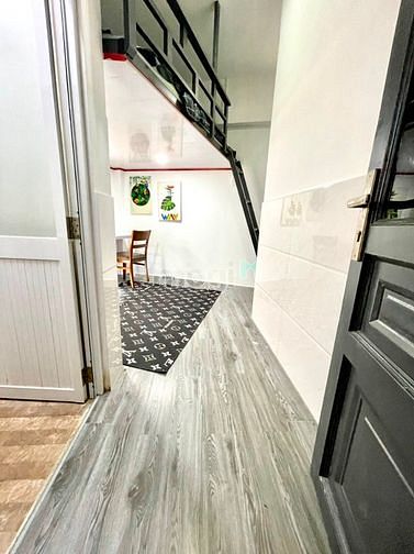 Hình ảnh Duplex full nội thất gác cao ngay Tôn Thất Thuyết Quận 4