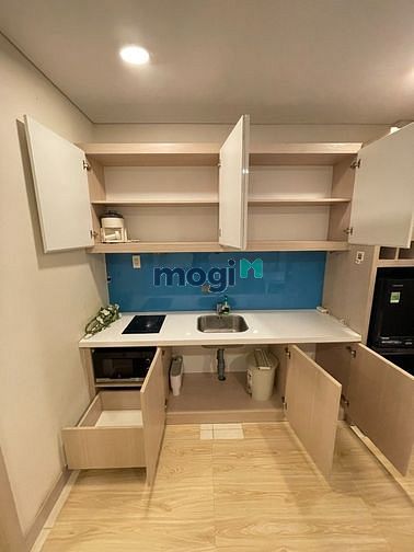 Hình ảnh Cho Thuê Căn Hộ 1 Phòng Ngủ Có Bancol Quận 1 Tháng 6/2023