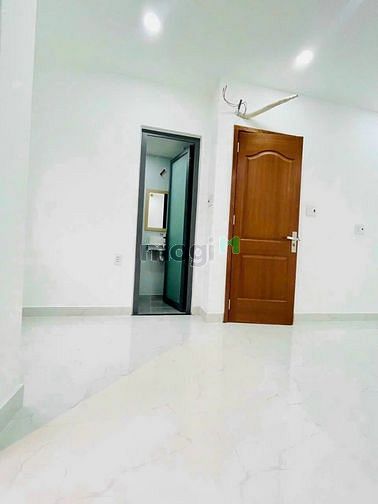 Hình ảnh Bán Nhà CHDV Phan Văn Trị P11. Dt 8x20. 1 lửng 5 lầu.