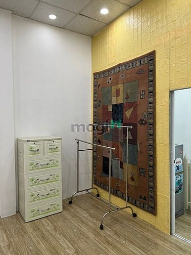 Hình ảnh Phòng ban công đường Đoàn Văn Bơ, giá 4tr5