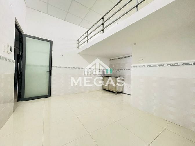 Hình ảnh Cho Thuê Phòng Trọ Ngay Vườn Lài Gác Cao Rộng 30m2