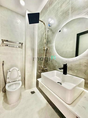 Hình ảnh Trả nợ cần BÁN GẤP nhà quận 5 4,2 tỉ DTSD 180m2