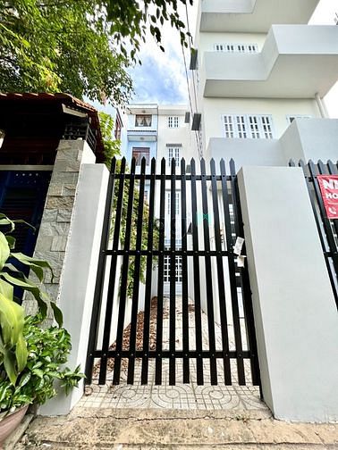 Hình ảnh Cho thuê nhà nguyên căn Q8 100m2- có sân thượng