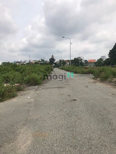 Hình ảnh Đất đẹp cần bán KDC Phú Hữu, đường Bưng Ông Thoàn, Quận9, 100m²,SHR