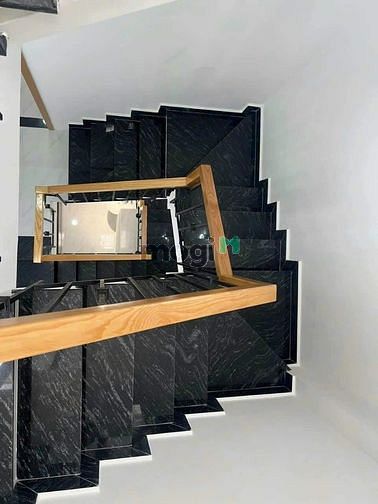 Hình ảnh KẸT TIỀN BÁN GẤP nhà Xóm Chiếu Q4 64m2 SHR, HXH