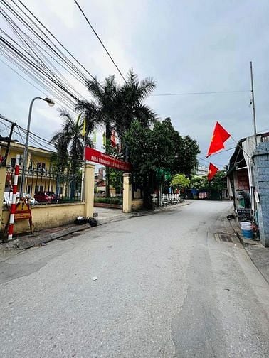 Hình ảnh Bán đất Nguyễn Văn Linh, Thạch Bàn, ngõ thông ô tô tránh, 57m2, 3.7 tỷ