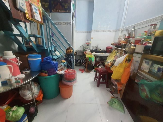 Hình ảnh 4,5tr/tháng- 1 trẽtt 1 lầu 2wc: Hẻm 692 Đoàn Văn Bơ, P16, Q4