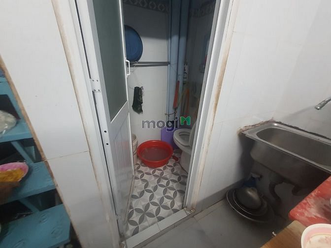 Hình ảnh 4,5tr/tháng- 1 trẽtt 1 lầu 2wc: Hẻm 692 Đoàn Văn Bơ, P16, Q4