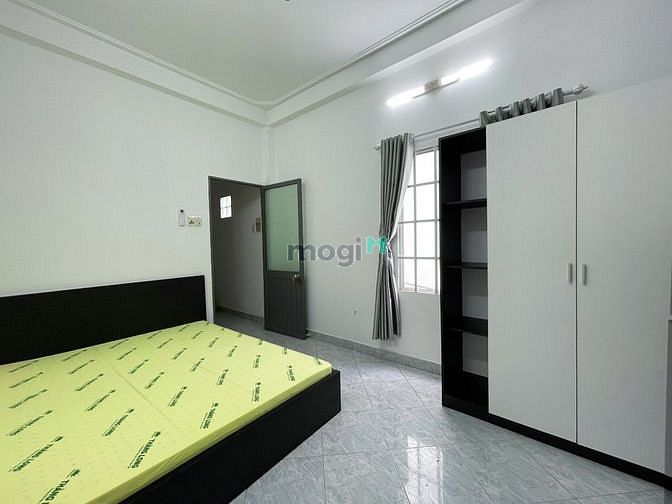 Hình ảnh Studio Q10 Đường 3 Tháng 2 Cửa Sổ Thoáng Mát