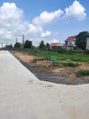 Hình ảnh Hot. Bán Lỗ 1340m2 đất ở Thị Xã, ngay Chợ, sát QL13. Giá 100TR
