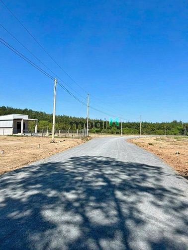 Hình ảnh Hot. Bán Lỗ 1340m2 đất ở Thị Xã, ngay Chợ, sát QL13. Giá 100TR
