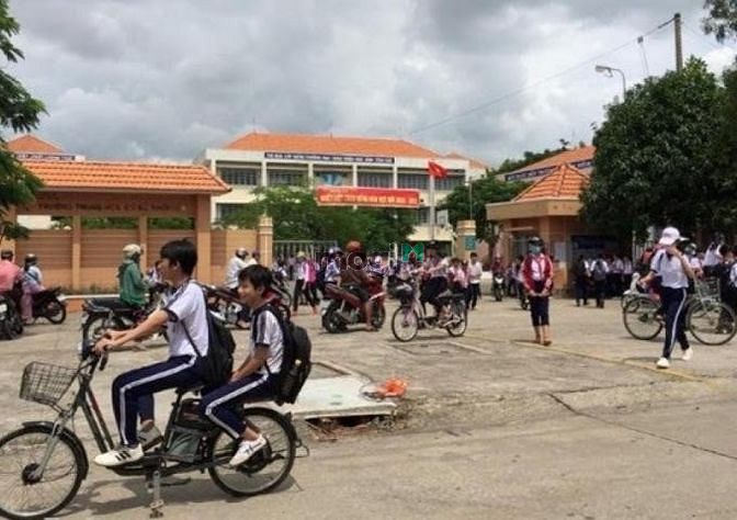 Hình ảnh GĐ cần bán 2 lô đất (DT: 100m2, 125m2) sổ riêng, đối diện kcn mỹ phước