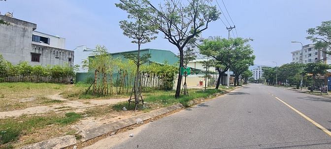 Hình ảnh GIÁ TỐT - Bán GẤP lô đất 2MT đường 10m5 Lý Nhật Quang