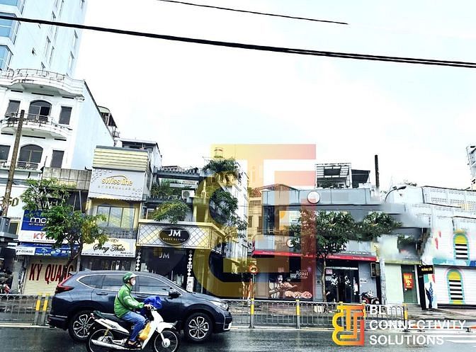 Hình ảnh Nguyên căn Cách Mạng Tháng 8 cho thuê, ngang 9m