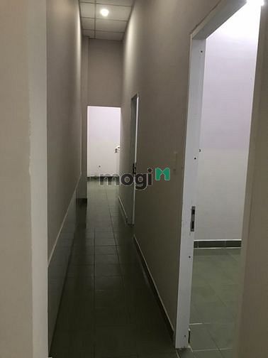 Hình ảnh NHÀ cấp 4 rộng rãi thoáng mát 2PN GẦN NGÃ 4 BÌNH THÁI 8TR
