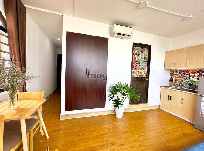 Hình ảnh Cho thuê CH Studio Balcon, thang máy, Ful nội thất ngay Nguyễn Trãi Q1