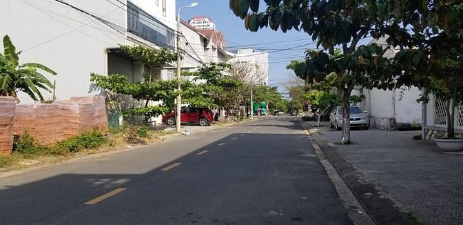 Hình ảnh RẺ - Bán đất MT Ngô Quang Huy - đối lưng trục Vương Thừa Vũ rất đẹp