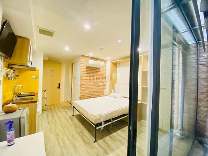 Hình ảnh Mb6623 nạp rút nhanh chóng Studio ngay ngã tư Hàng Xanh_Full nội thất_Cửa sổ thoáng