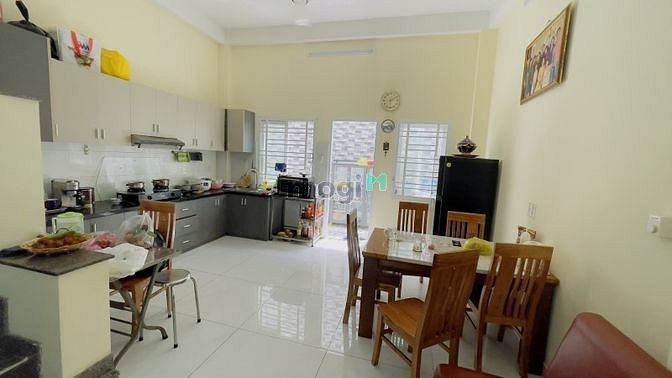 Hình ảnh Nhà MT Huỳnh Văn Nghệ, Phạm Văn Bạch, Tân Bình, 86m2, 4 tầng.