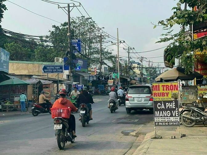 Hình ảnh Bán đất ngay cổng Vinhomes Quận 9, 2.250 tỷ, 52m2, Đường Xe Hơi Thông
