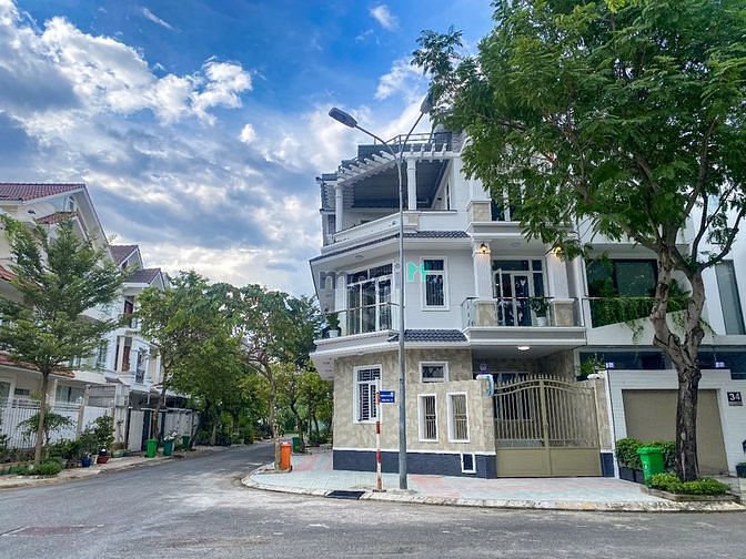 Hình ảnh Studio balcon đầy đủ tiện nghi, gần các dịch vụ tiện ích quận 7.