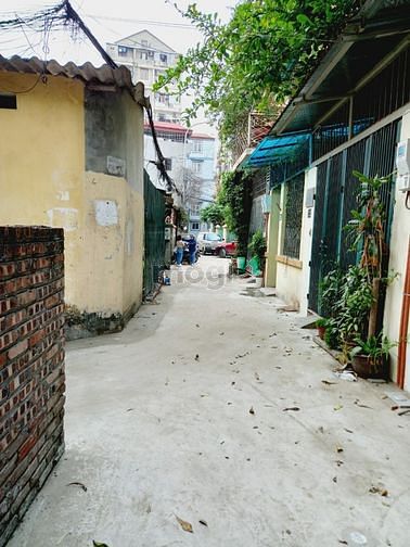 Hình ảnh BÁN ĐẤT Phú Diễn 36m2 Đất,CẠNH HỒ SEN,NGÕ RỘNG,GẦN PHỐ,GIÁ CHÀO 2.1 tỷ