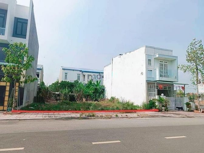 Hình ảnh Kẹt tiền bán 150m2 (6x25m), đường 16m , gần chợ và trường học