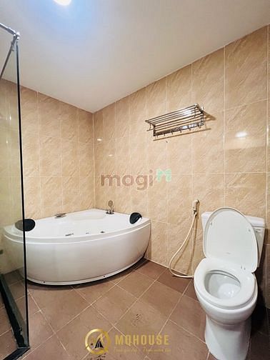 Hình ảnh Cho Thuê Căn Hộ Ngay Dinh Độc Lập - Thang Máy - Hầm Xe ÔTô