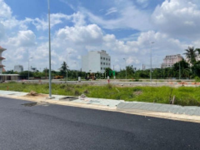 Hình ảnh Chỉ cần 2 tỷ150 đã sỡ hữu ngay nền đất đường mễ cốc, Quận 8, 80m2,SHR