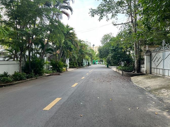 Hình ảnh Bán đất biệt thự compoud đường Quốc Hương Quận 2 chỉ 150triệu/m2