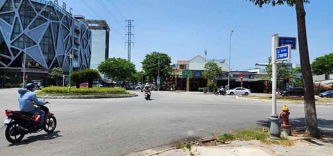 Hình ảnh cho thuê GÓC 2 MT ĐƯỜNG 30/4 giao Lê Thanh Nghị ngang 10m , 295m2