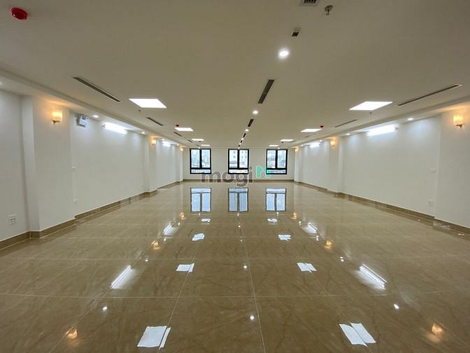 Hình ảnh Cho thuê nhà nguyên căn MP Hoàng Cầu - Đống Đa - Dt:160m2 xây 9 tầng.