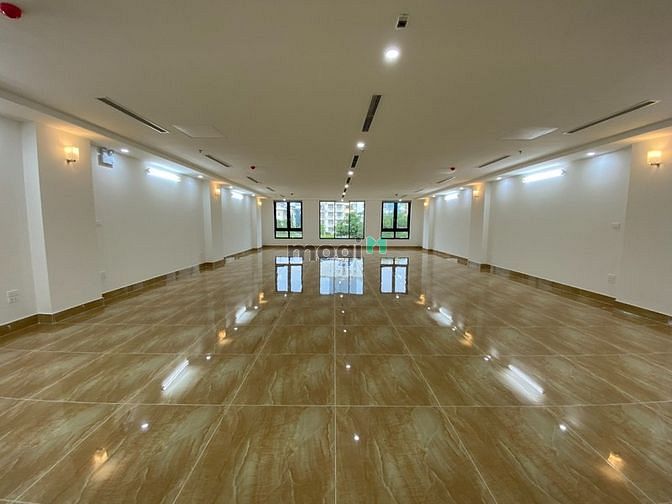 Hình ảnh Cho thuê nhà nguyên căn MP Hoàng Cầu - Đống Đa - Dt:160m2 xây 9 tầng.