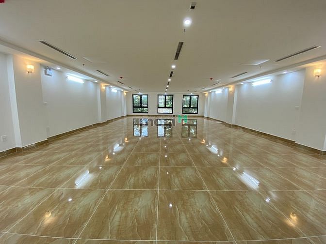 Hình ảnh Cho thuê nhà nguyên căn MP Hoàng Cầu - Đống Đa - Dt:160m2 xây 9 tầng.